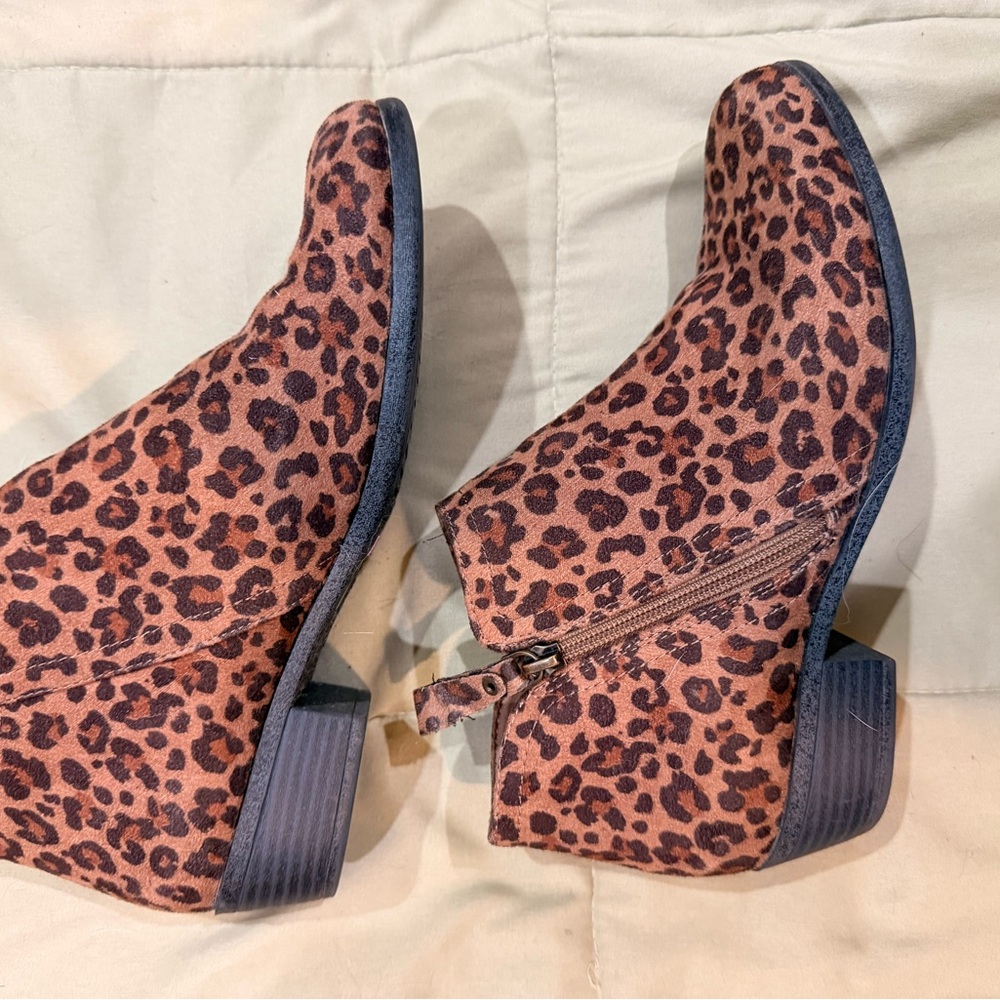 Arizona Jean Company Leopard Print Ankle Booties